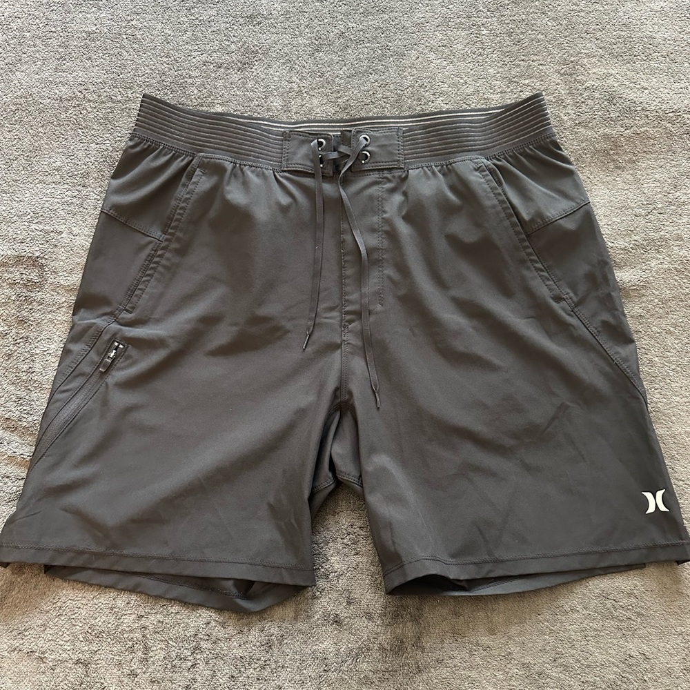 Mens black Hurley phantom hybrid shorts size 32 brand new condition never worn
